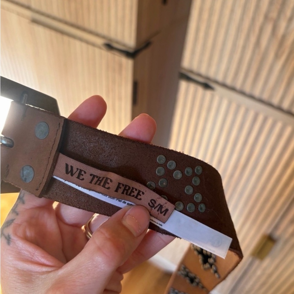 ⭐️ FREE PEOPLE Brown Leather Studded Star Belt - Picture 4 of 4